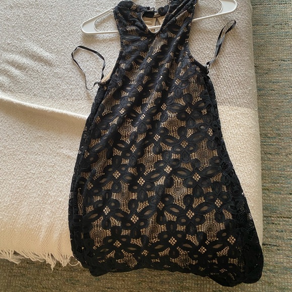 Black and nude dress - Picture 2 of 5